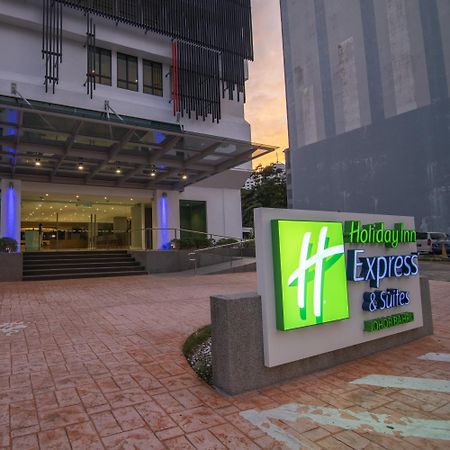 Holiday Inn Express & Suites Johor Bahru By Ihg Bagian luar foto
