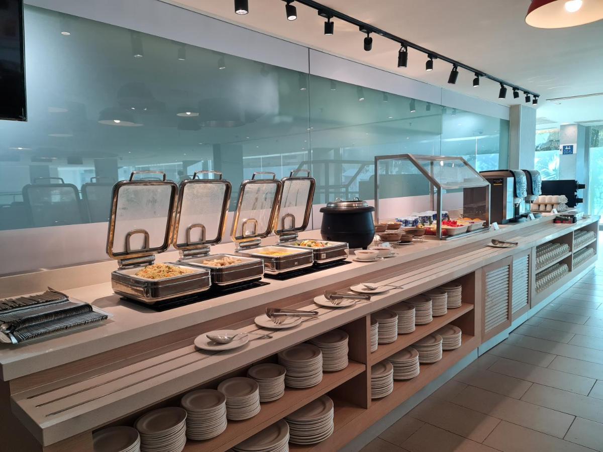 Holiday Inn Express & Suites Johor Bahru By Ihg Bagian luar foto