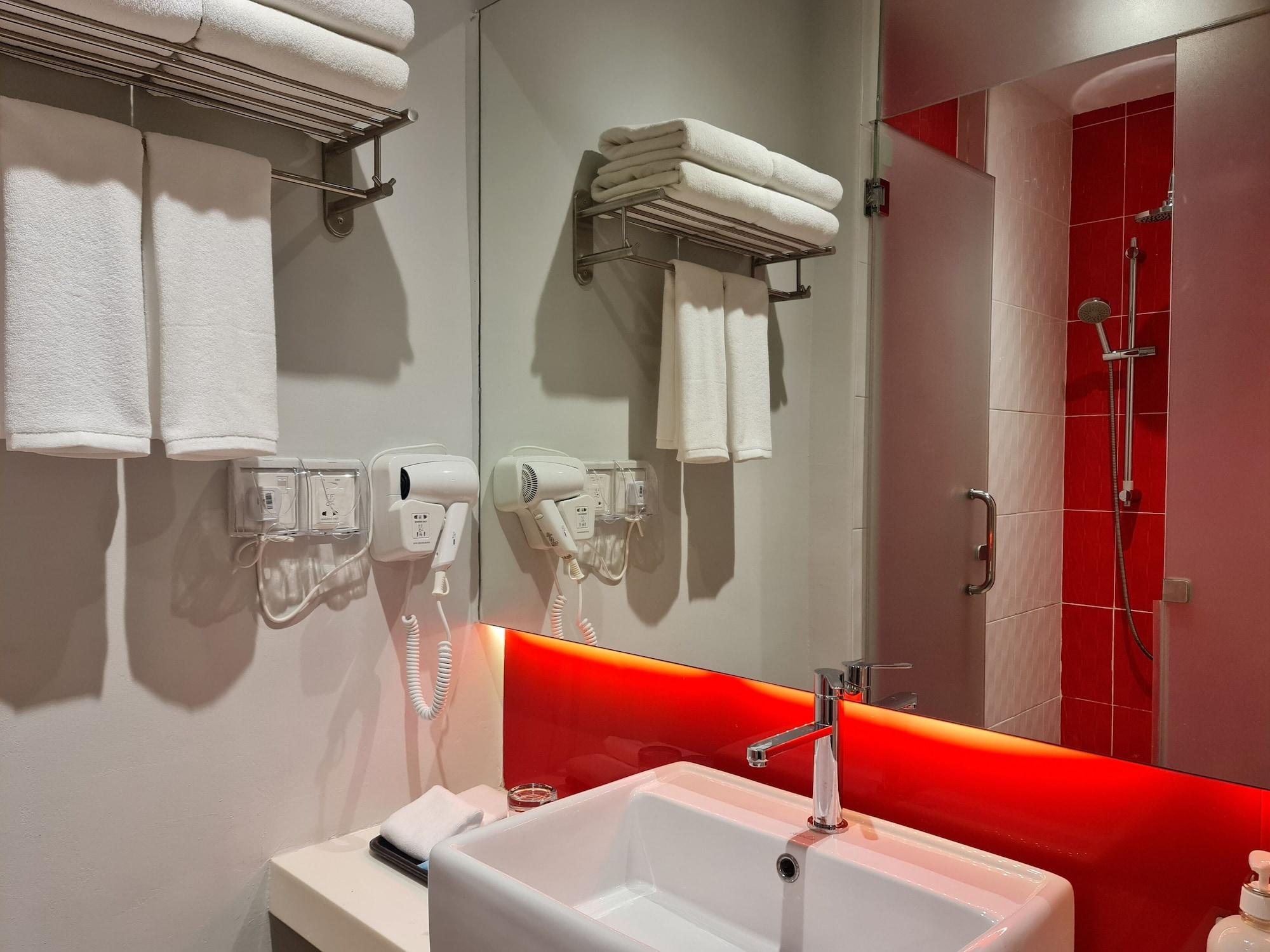 Holiday Inn Express & Suites Johor Bahru By Ihg Bagian luar foto
