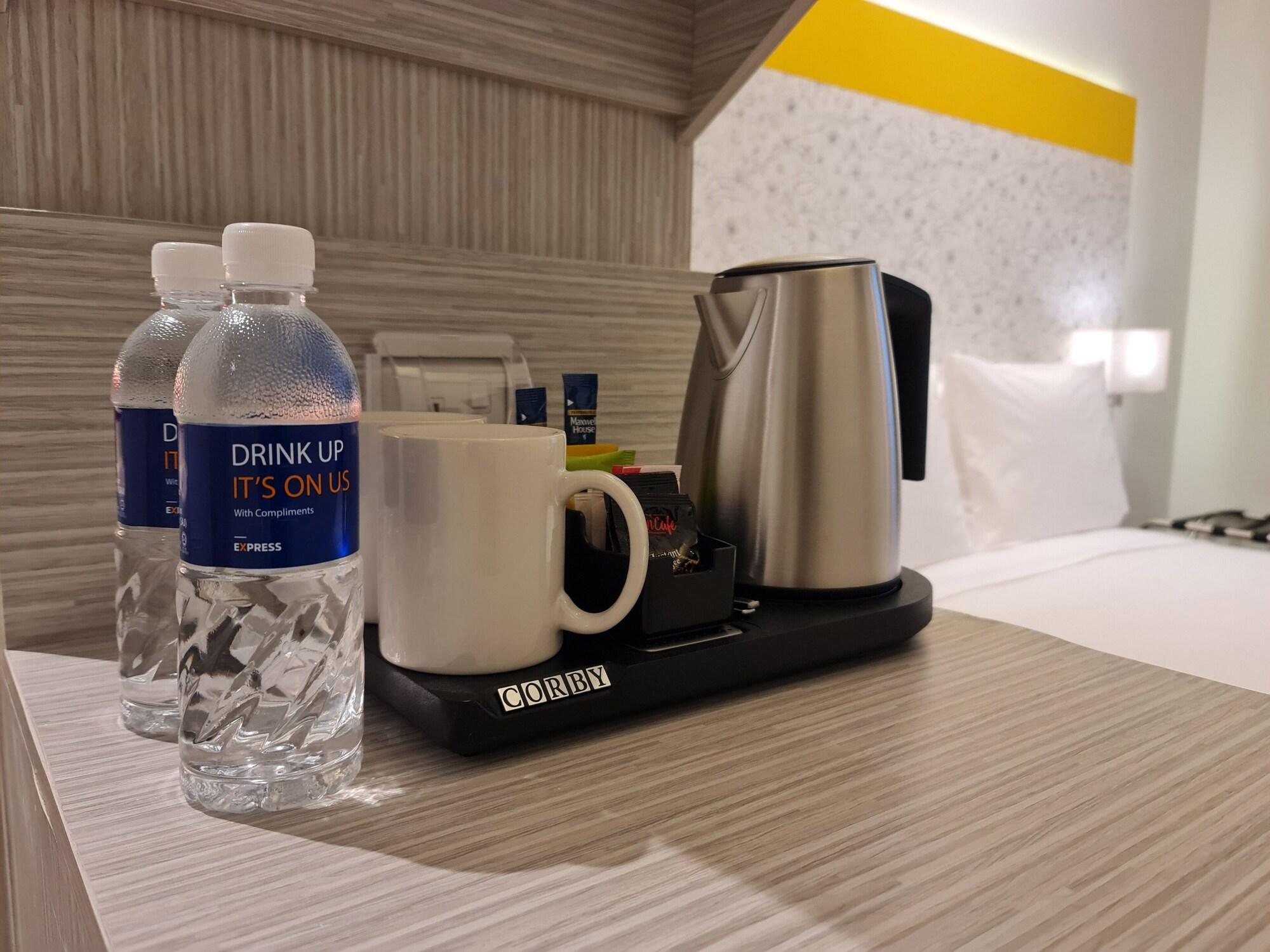 Holiday Inn Express & Suites Johor Bahru By Ihg Bagian luar foto