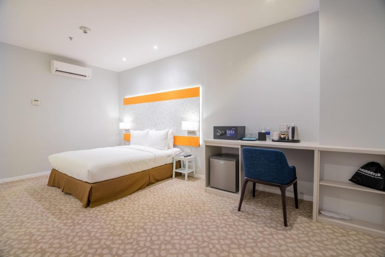 Holiday Inn Express & Suites Johor Bahru By Ihg Bagian luar foto