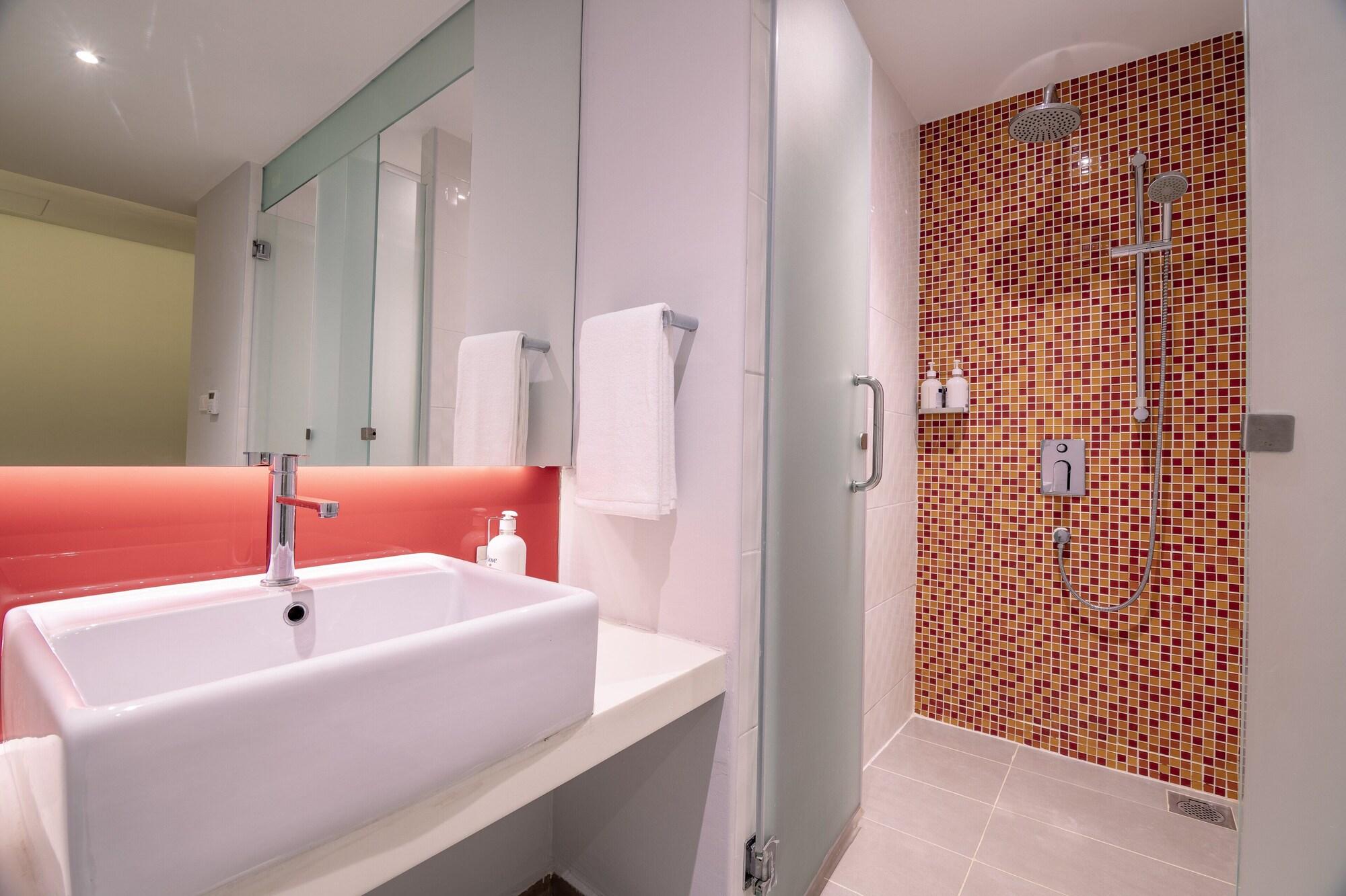 Holiday Inn Express & Suites Johor Bahru By Ihg Bagian luar foto